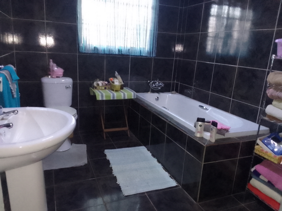 3 Bedroom Property for Sale in Azalea Park North West